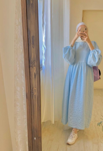 فساتين محجبات خروج باللون البيبي بلو 