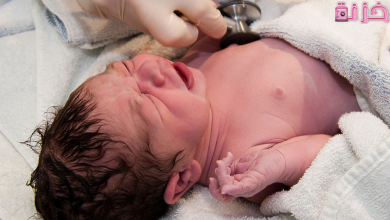 ما معنى الولادة في المنام للعزباء