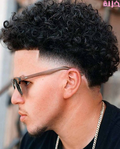 قصات شعر مجعد طويل للرجال