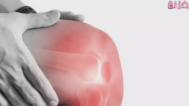 أسباب ألم الركبة المفاجئ وعلاجها فى المنزل